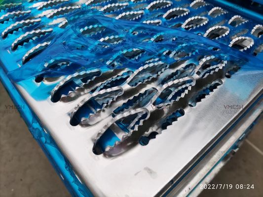 알루미늄 1060 다이아몬드 구멍 안전 격자 통로 12G 14G