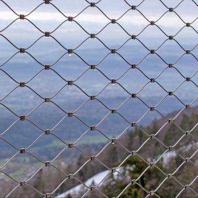 다이아몬드 구멍 모양의 유연한 스테인레스 스틸 로프 맷, 자외선 저항성 및 안전 울타리 10 년 보증