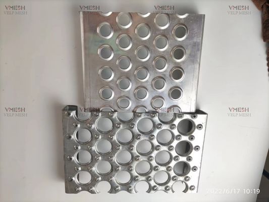 알루미늄 3.5mm 둥근 구멍 스리프 방지 안전 격리 계단 발자국