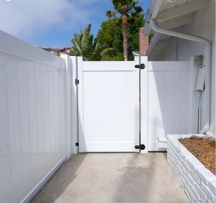 백색 PVC 프라이버시 펜스 6x8ft 로우 유지보수 비닐 펜싱