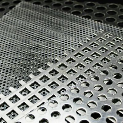 PVDF 장식용 알루미늄 퀘어 홀 뚫린 금속 망