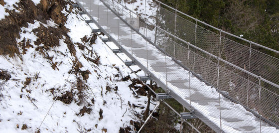 동물원 울타리 및 조류 사육장을 위한 긴 수명과 무독성 특성을 가진 UV 저항성 스테인리스 스틸 와이어 로프 메쉬