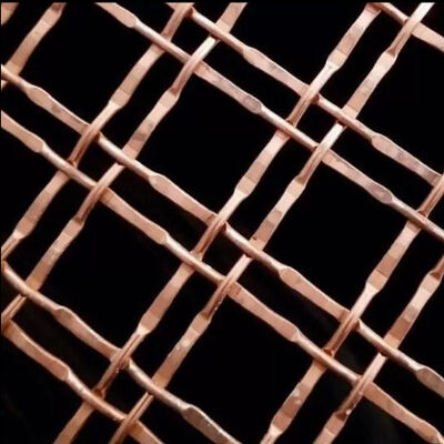 장식적인 스테인리스 클래딩 금속 정면 패널에 의하여 길쌈되는 철망사