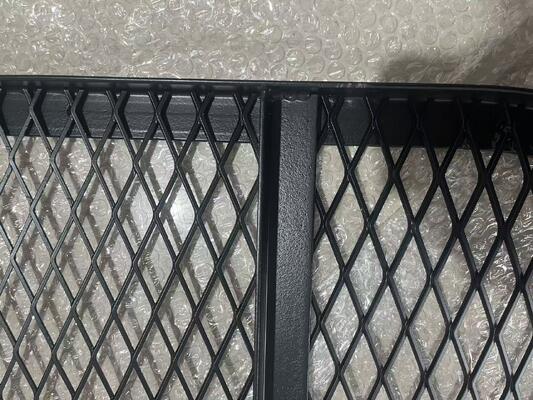 Reinforced Hot Dip Galvanized Expanded Metal Mesh Window Well Cover with Superior Weight Bearing