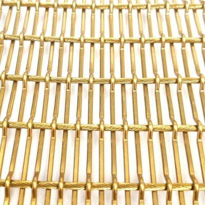 장식적인 스테인리스 클래딩 금속 정면 패널에 의하여 길쌈되는 철망사