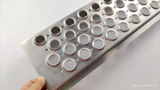 높이는 라운드 홀 지붕 안전성 보도 스틸 그레이팅 인더스트리얼
